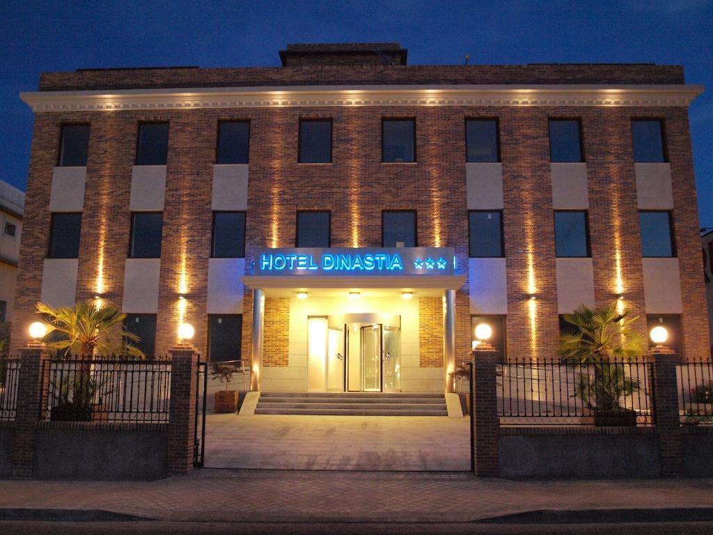 Dinastia Hotell Getafe Eksteriør bilde
