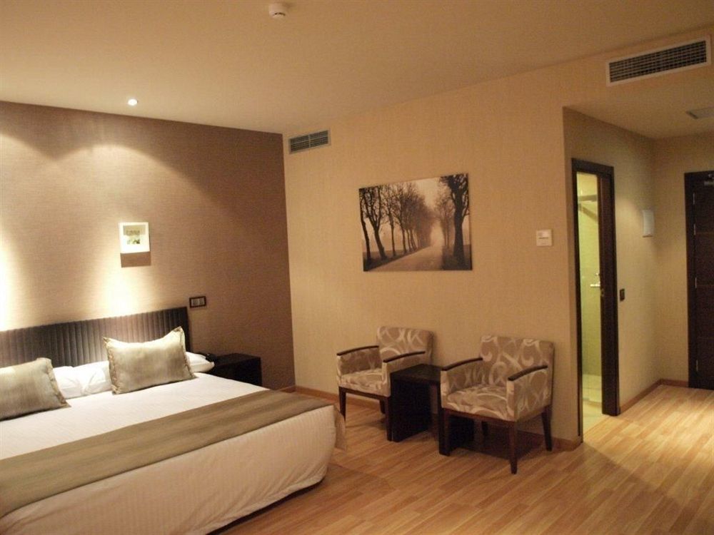 Dinastia Hotell Getafe Eksteriør bilde